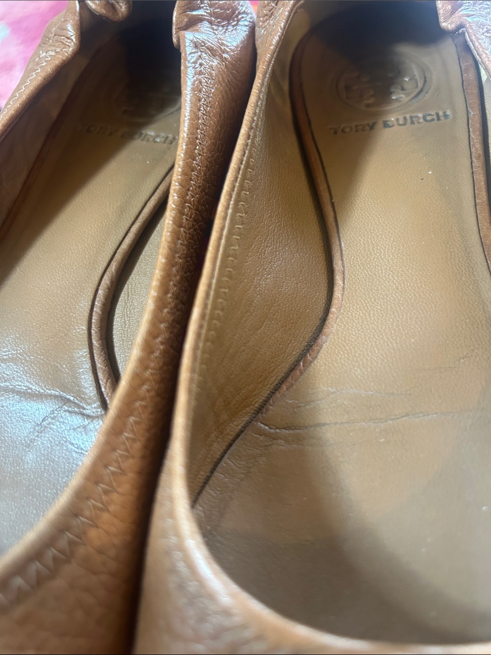 Tory Burch Tan Pebbled Leather Logo Ballet Flats - Picture 6 of 6